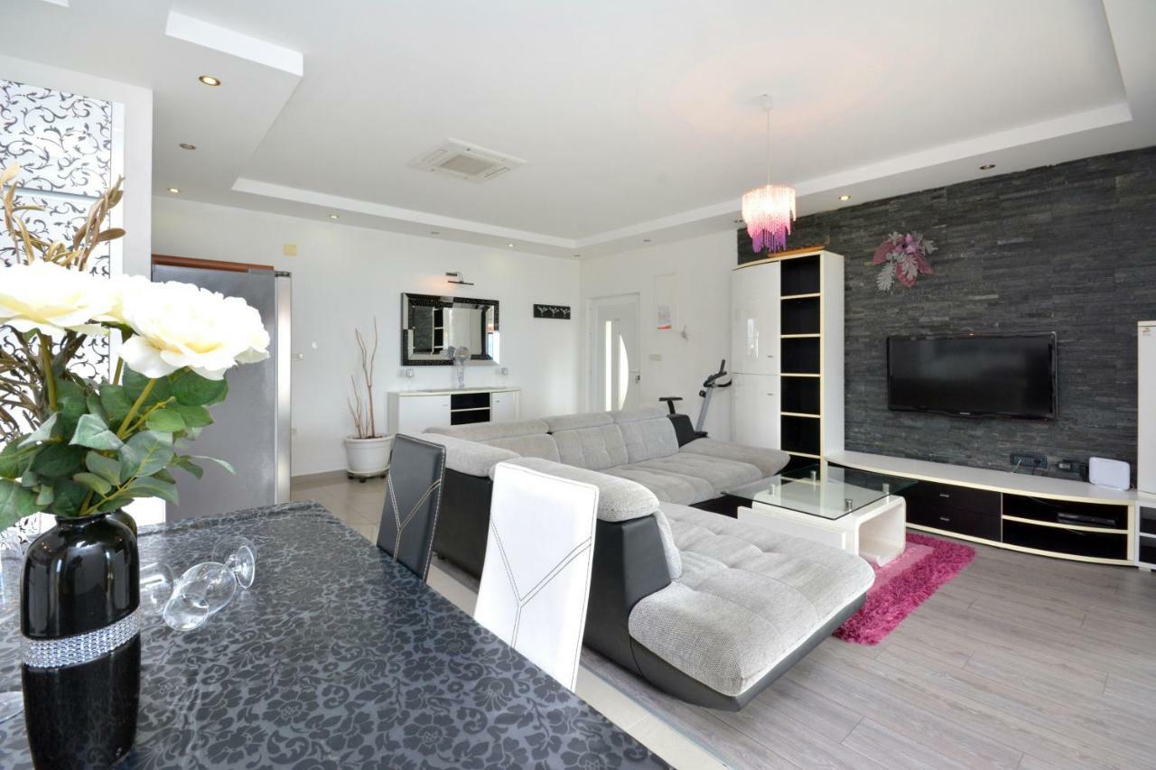 Beach Apartman Petra Podstrana Eksteriør billede
